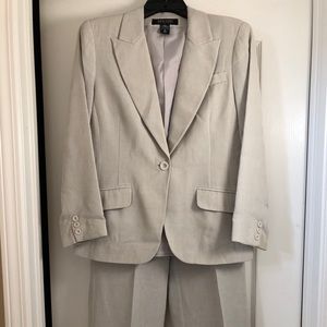 New York & Company Women’s Cream 2 Piece Suit